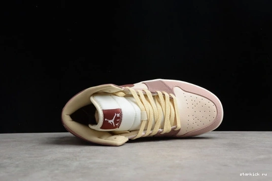 DO7440-821 Smoky (W) Dark Mid  Mauve Pony SE 1 DO7440-821 Jordan 0121